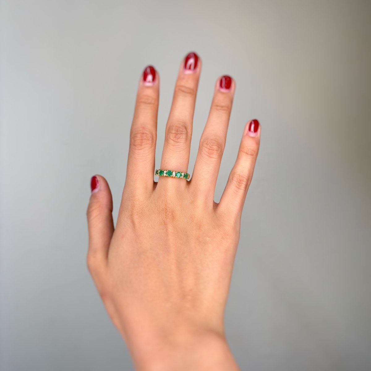 Bague Alliance en or jaune, émeraudes et diamants - Castafiore