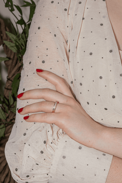 Bague Alliance en or jaune et diamants - Castafiore