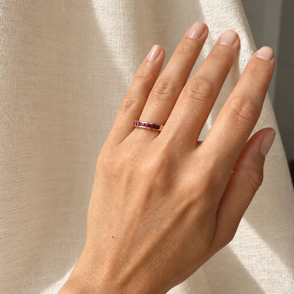 Bague Alliance en or jaune et rubis - Castafiore