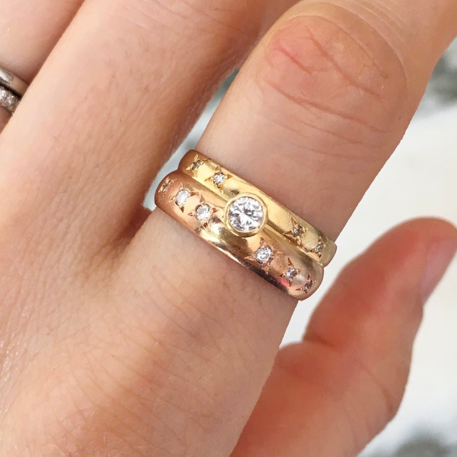 Bague Alliance en or jaune, or rose et diamants - Castafiore