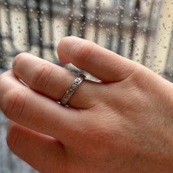 Bague Alliance en platine et diamants - Castafiore