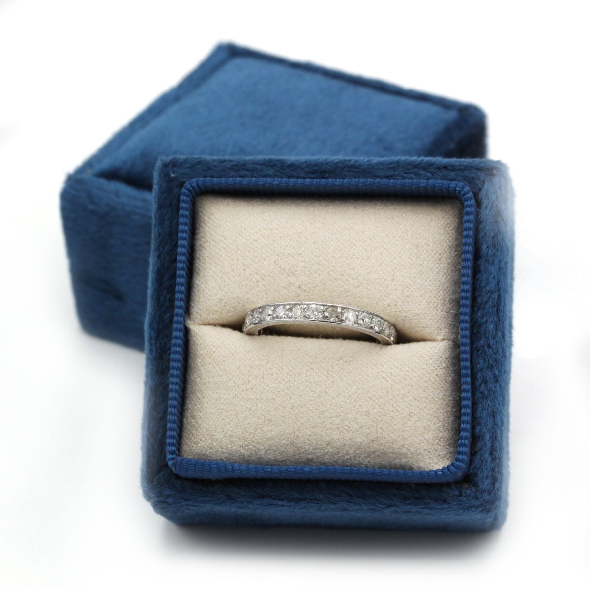 Bague Alliance en platine et diamants - Castafiore