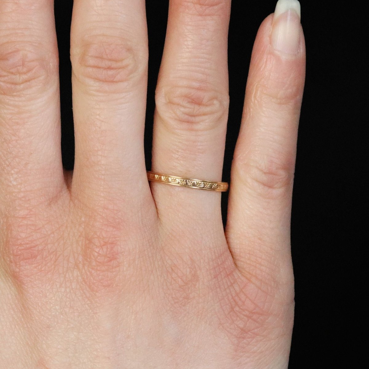 Bague alliance fine ciselée en or rose - Castafiore