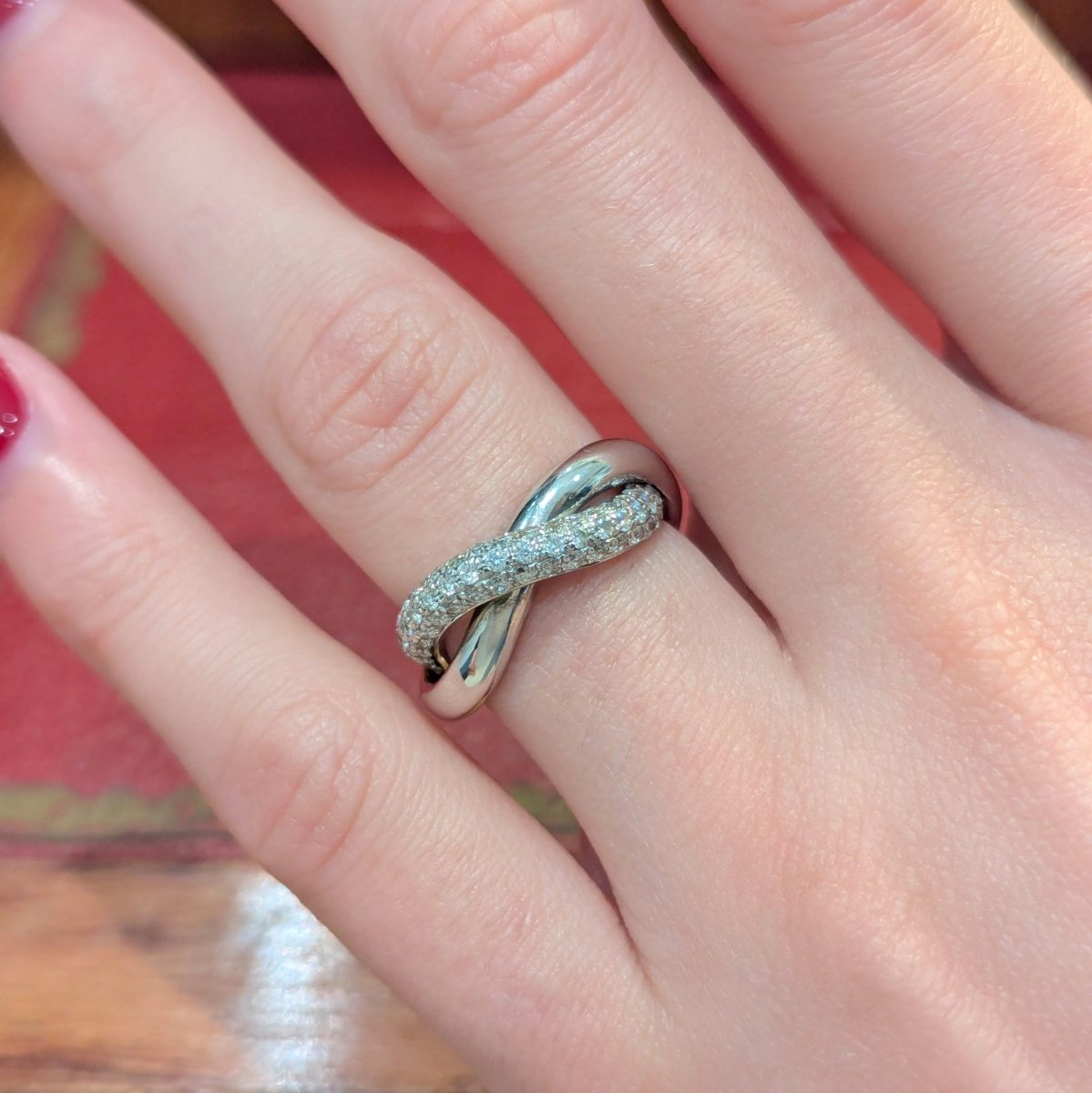 Bague Alliance POIRAY "Tresse" en or blanc et diamants&nbsp; - Castafiore