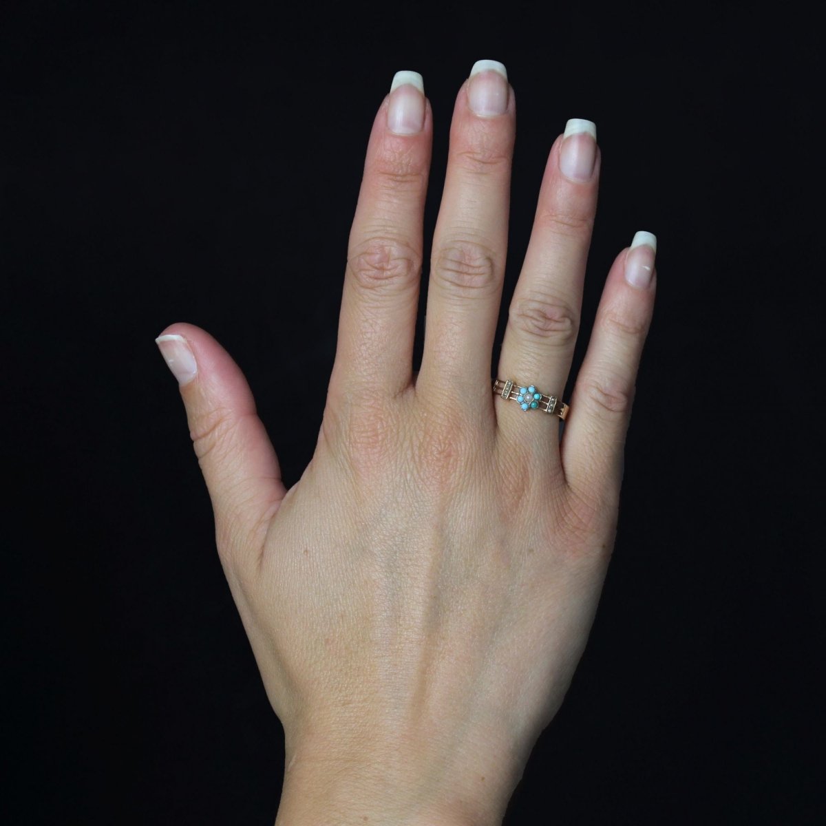 Bague ANCIENNE Ajourée fleur en or rose perles fines et turquoises - Castafiore