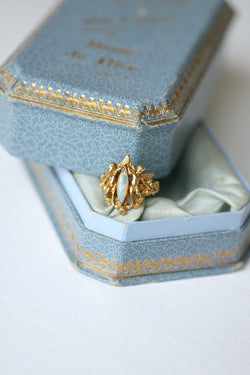 Bague Ancienne Anges Opale et Diamants sur Or Jaune - Castafiore