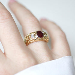 Bague ANCIENNE Bandeau en or jaune rubis et diamants - Castafiore