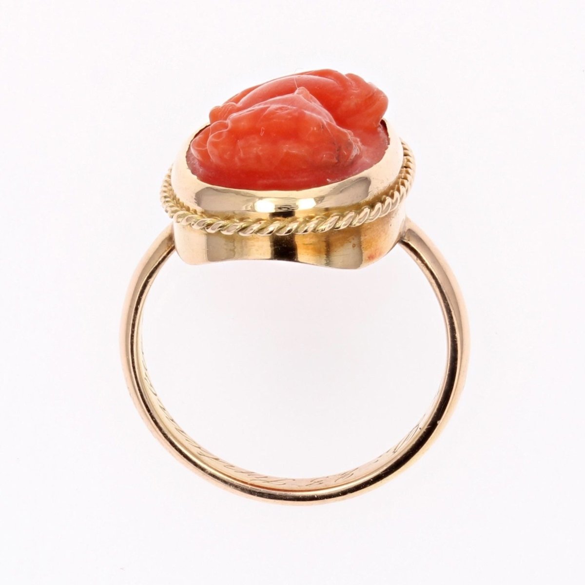 Bague ancienne camée corail et or - Castafiore