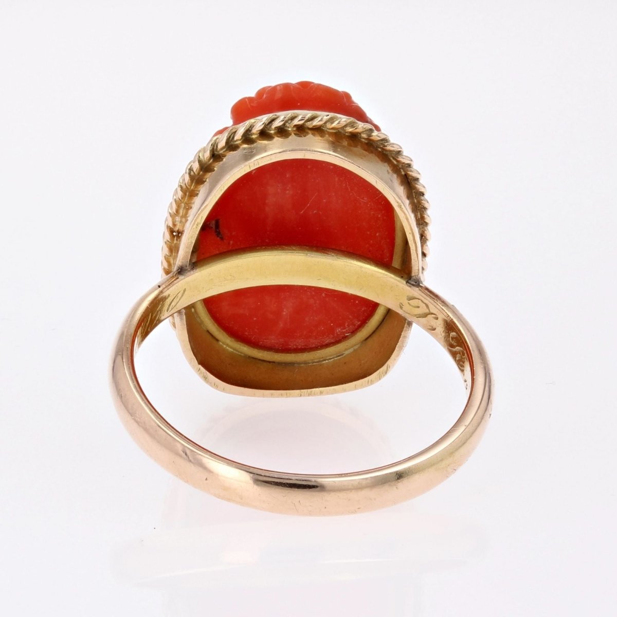 Bague ancienne camée corail et or - Castafiore