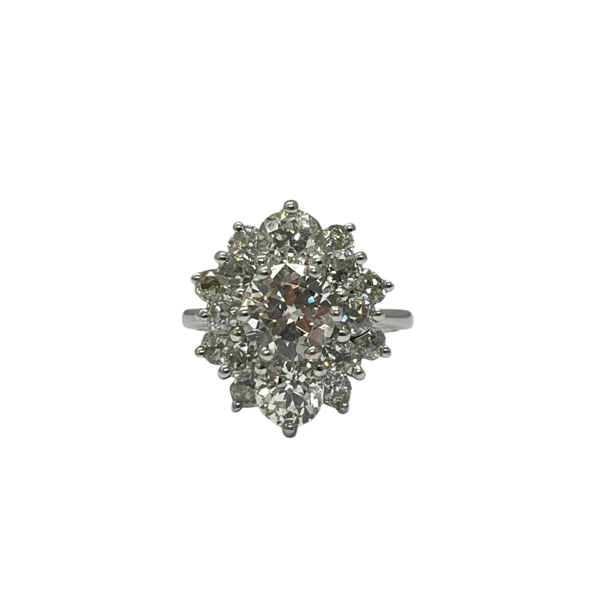 Bague ancienne en or blanc et diamants - Castafiore