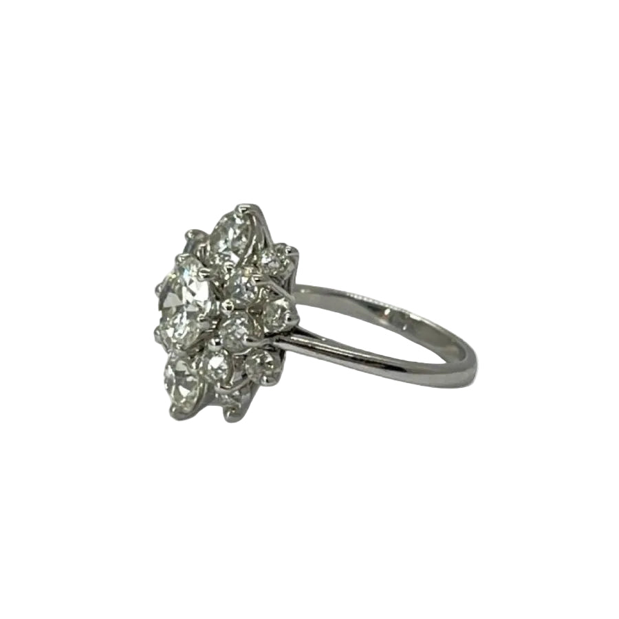 Bague ancienne en or blanc et diamants - Castafiore