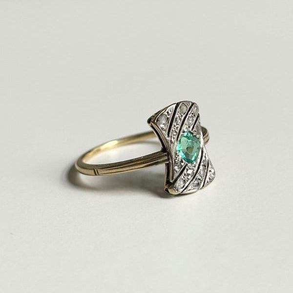 Bague ancienne en or jaune 18k et émeraude - Castafiore