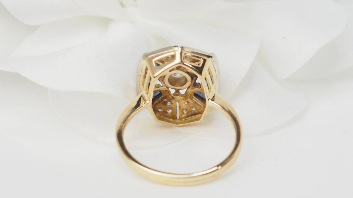 Bague ancienne en or jaune, saphirs et diamants - Castafiore