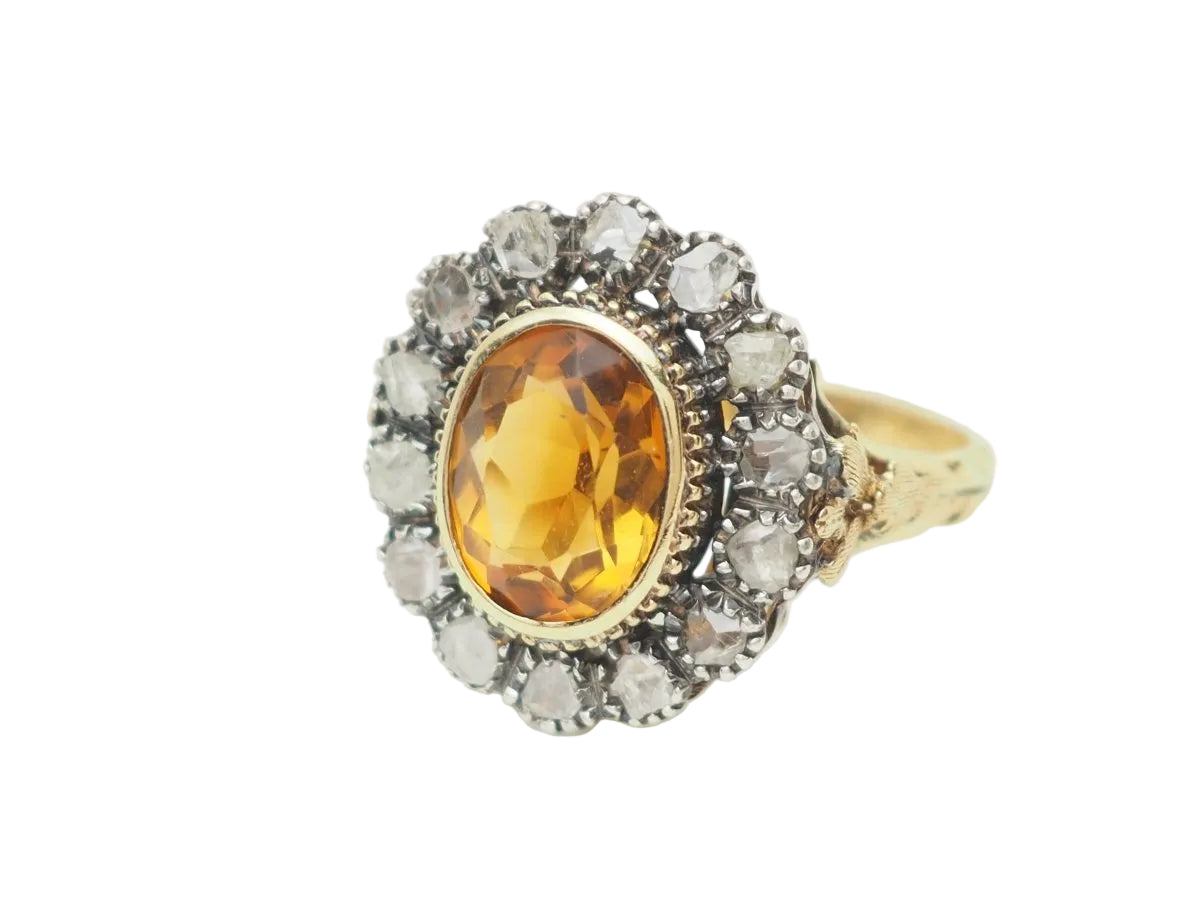 Bague ancienne en or jaune, topaze et diamants - Castafiore