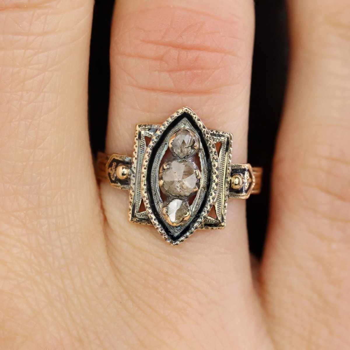 Bague ancienne en or rose et diamant - Castafiore