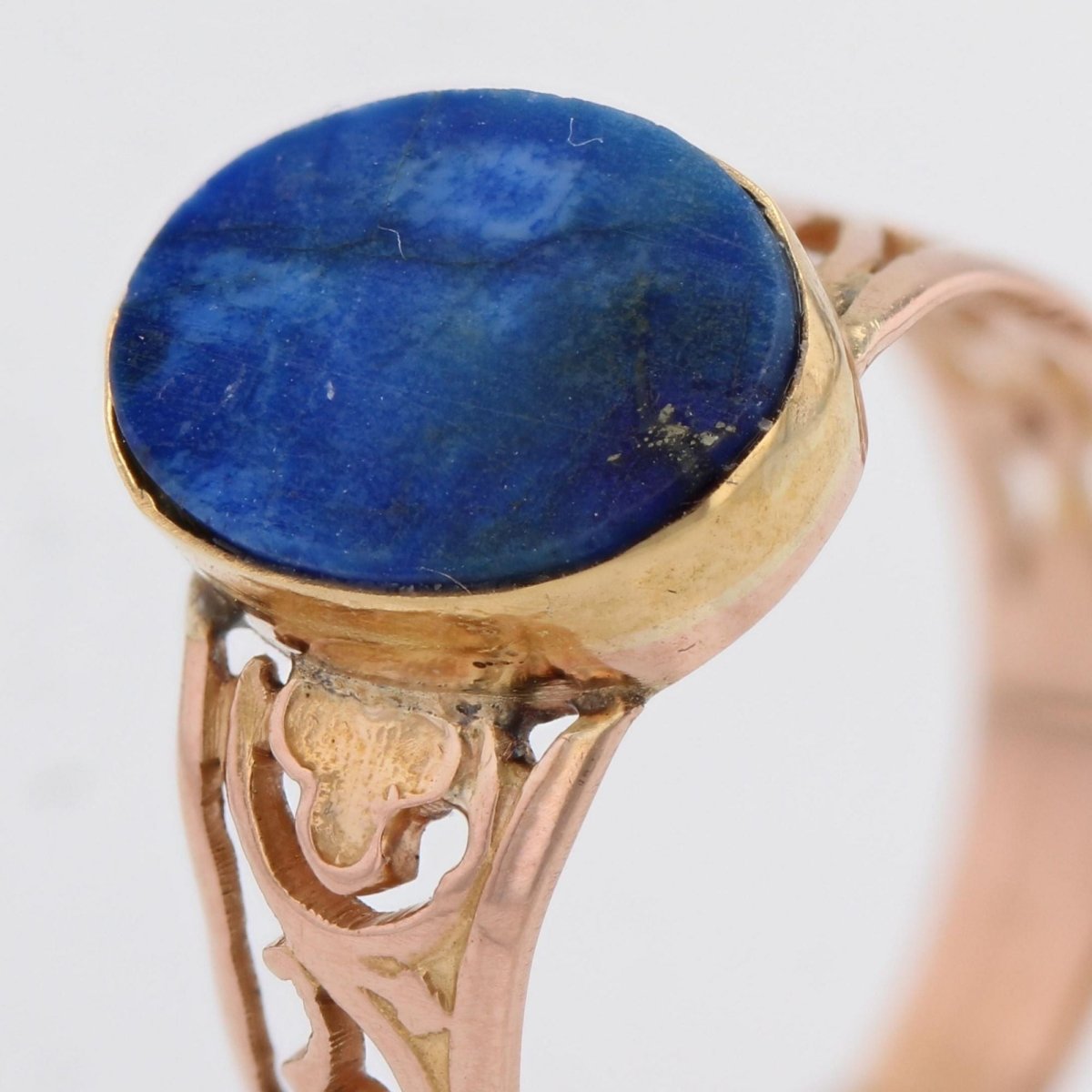 Bague ANCIENNE en or rose et lapis - lazuli - Castafiore