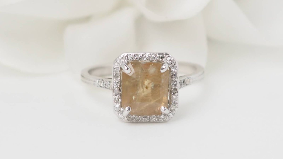 Bague ANCIENNE en platine saphir et diamants - Castafiore