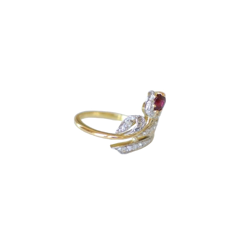 Bague Ancienne Fleur Rubis et Diamants - Castafiore