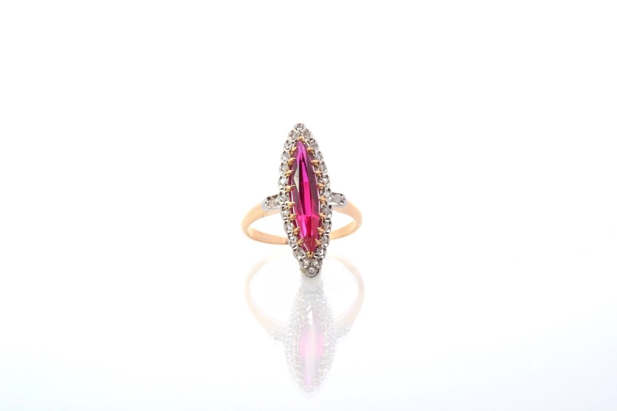 Bague ancienne marquise diamants et rubis synthétique - Castafiore