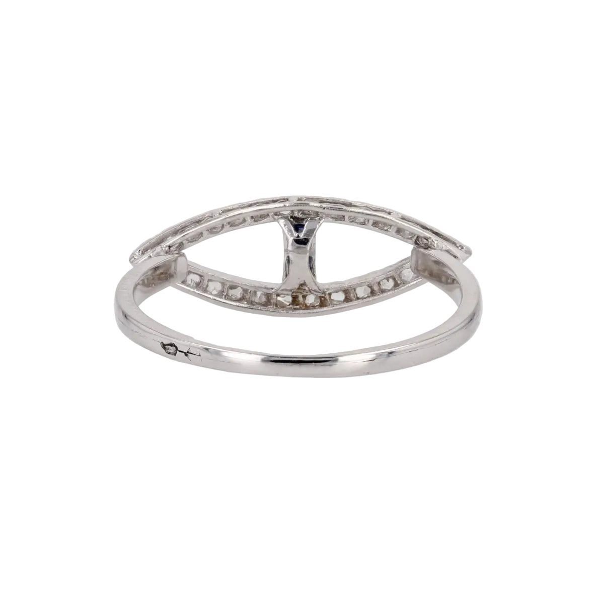 Bague ancienne navette diamants taillés en rose et saphirs - Castafiore