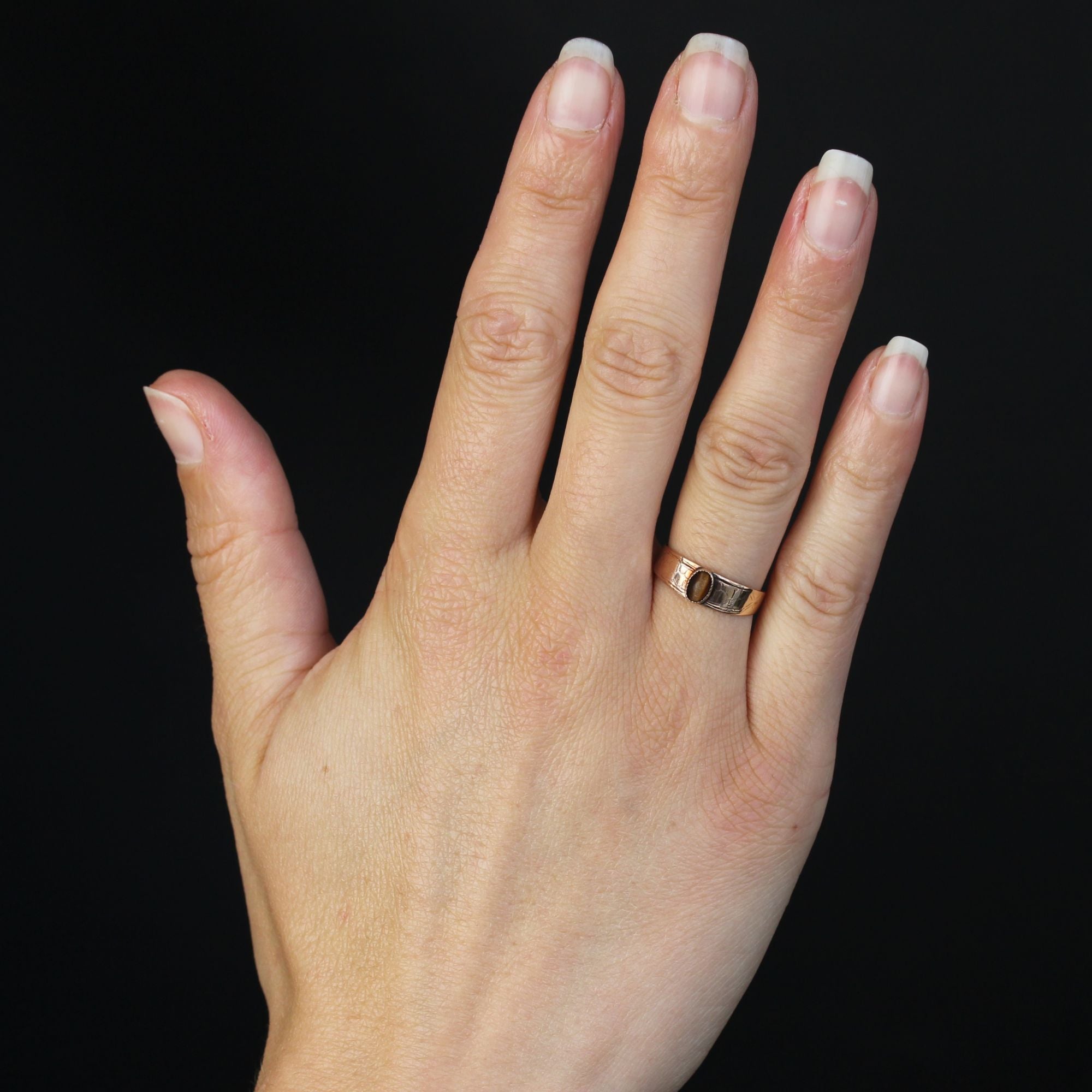 Bague ancienne or rose il du tigre