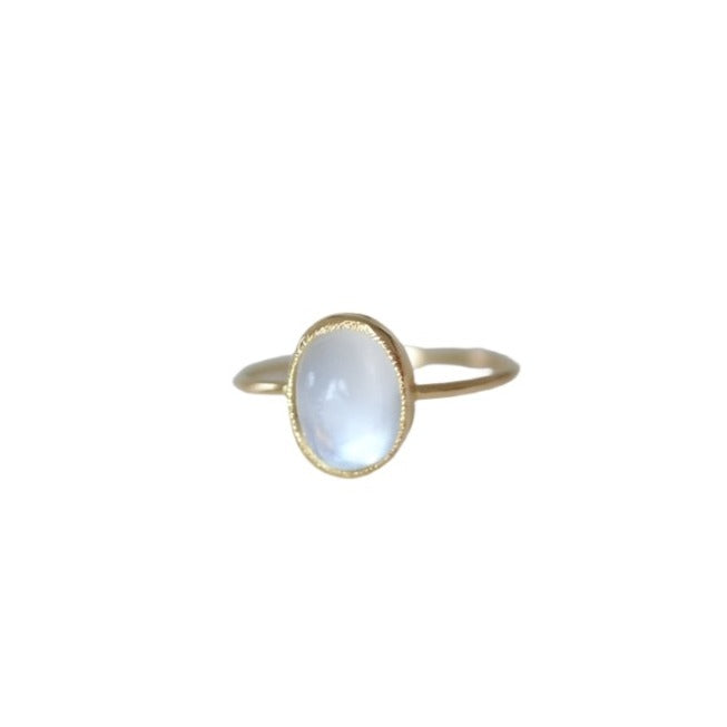 Bague ancienne pierre de lune sur or jaune - Castafiore