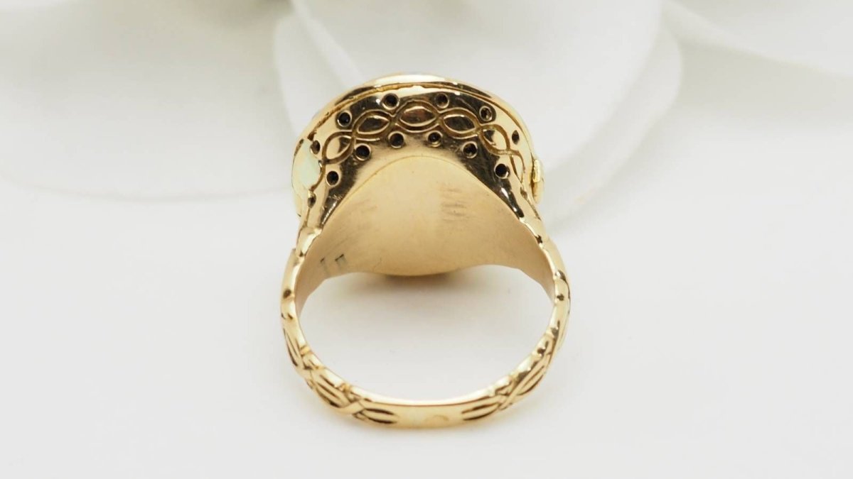 Bague ANCIENNE Poison en or jaune et opale - Castafiore