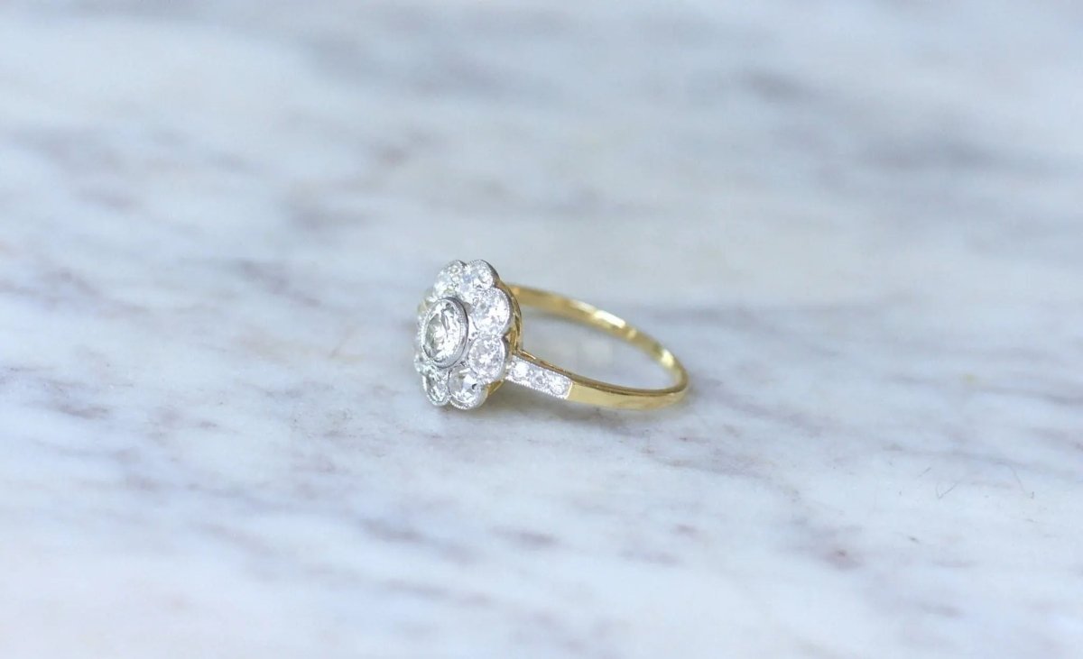 Bague Ancienne Russie Marguerite Diamants - Castafiore