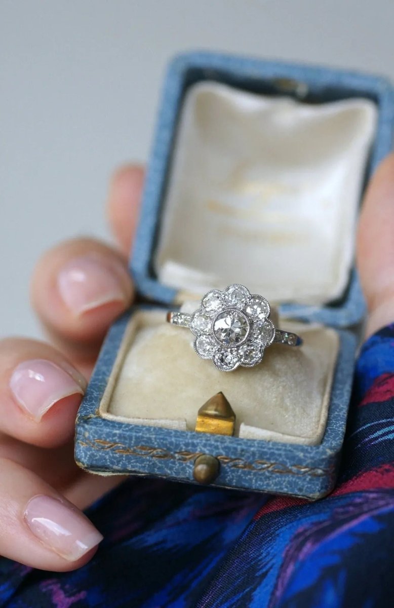 Bague Ancienne Russie Marguerite Diamants - Castafiore