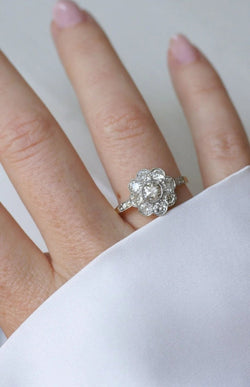 Bague Ancienne Russie Marguerite Diamants - Castafiore