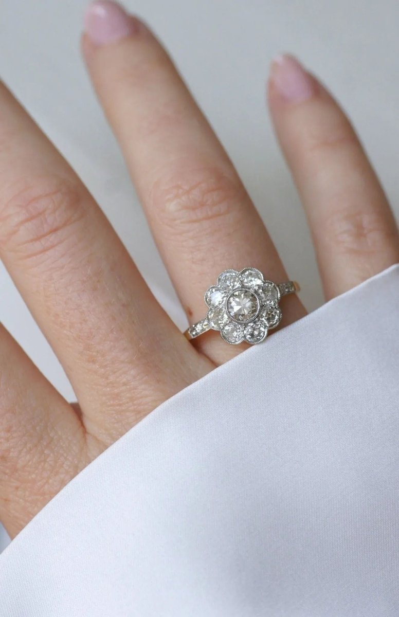 Bague Ancienne Russie Marguerite Diamants - Castafiore