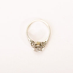 Bague ancienne, solitaire diamant en serti illusion, en or blanc et platine - Castafiore