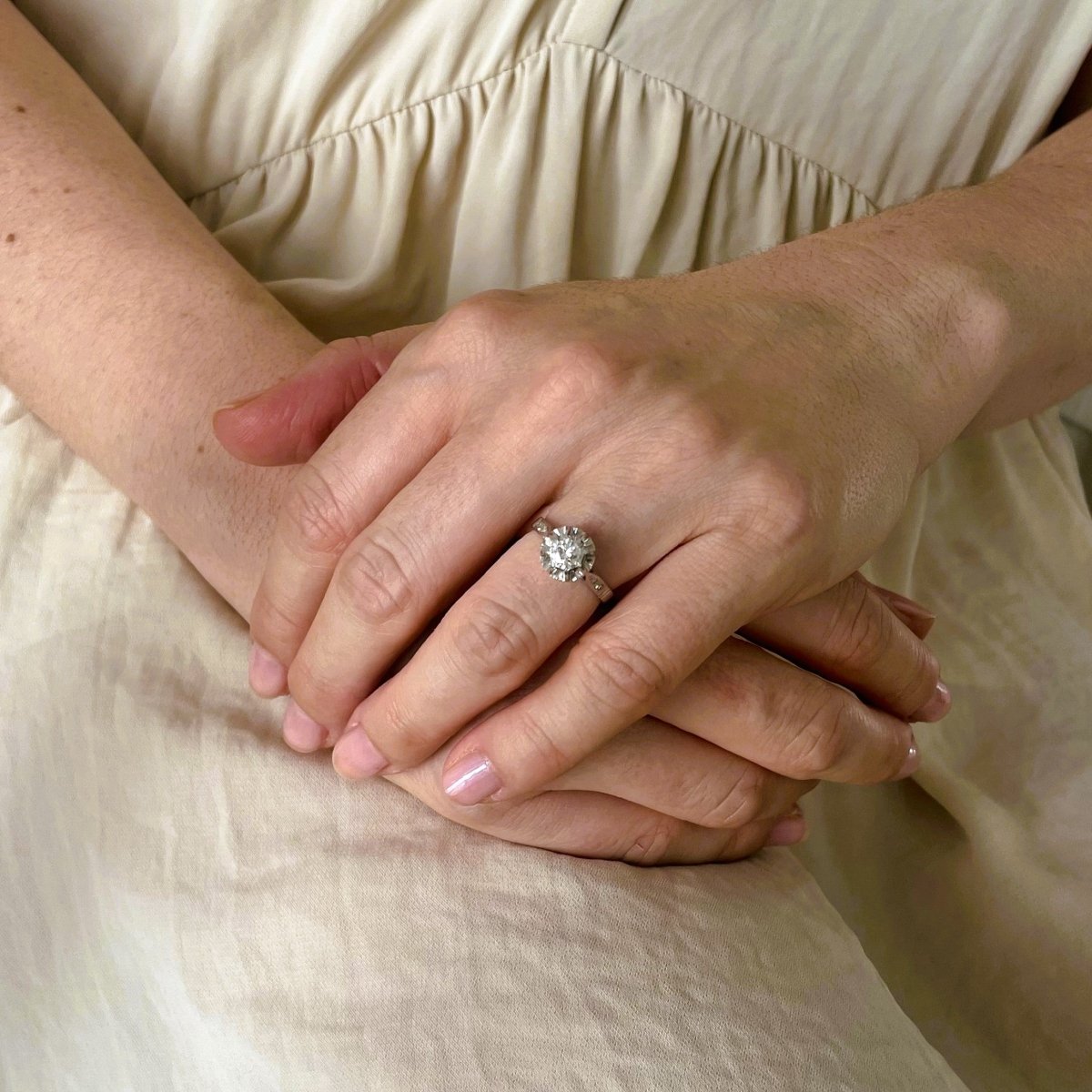 Bague ancienne, solitaire diamant en serti illusion, en or blanc et platine - Castafiore