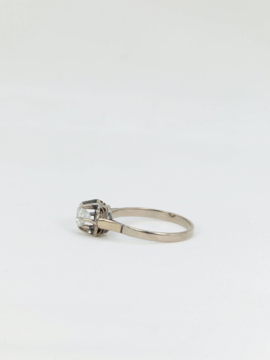 Bague ancienne solitaire en or blanc et diamant - Castafiore