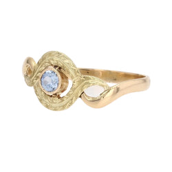 Bague ANCIENNE Tourbillon en or jaune et saphir - Castafiore