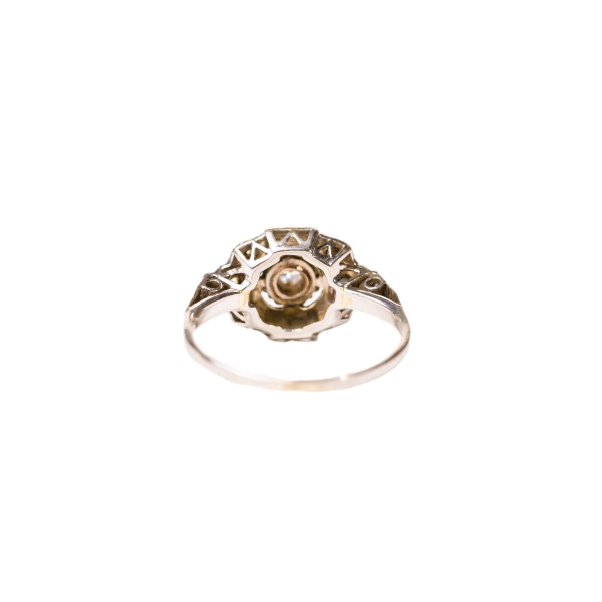 Bague Art Déco à godrons en or blanc et diamants - Castafiore