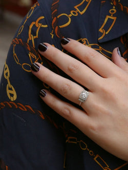 Bague Art - déco à gradins en or et diamants - Castafiore