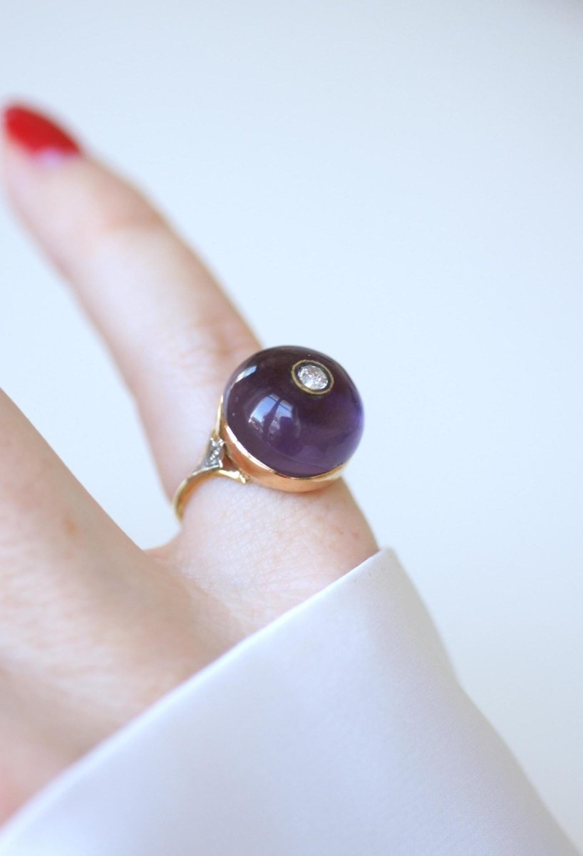 Bague Art Déco Cabochon d'Améthyste et Diamant - Castafiore