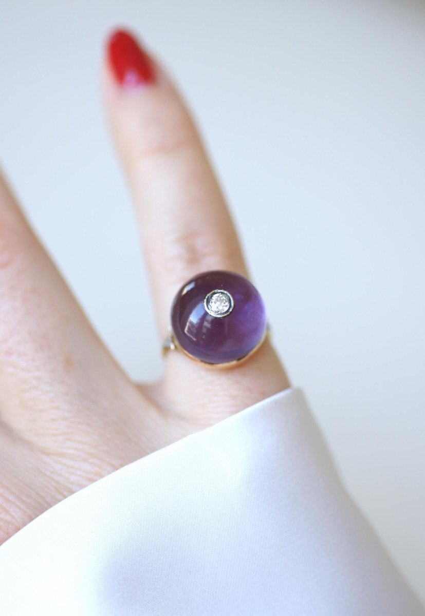 Bague Art Déco Cabochon d'Améthyste et Diamant - Castafiore