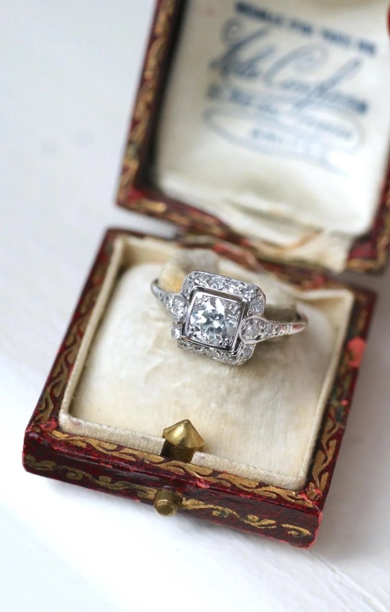 Bague Art Deco Carrée Diamants 1,45 Cts - Castafiore