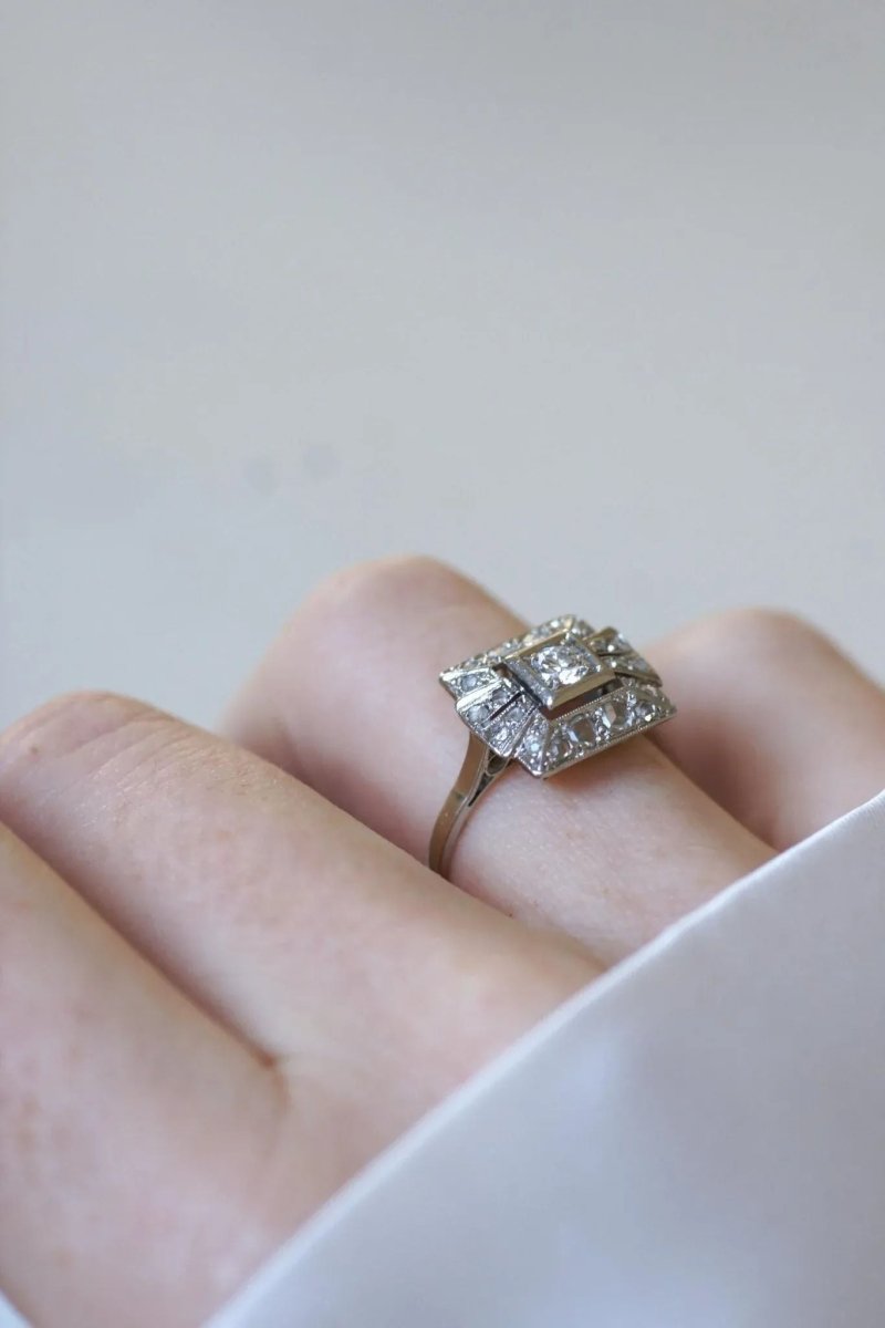 Bague Art Deco Carrée Diamants - Castafiore