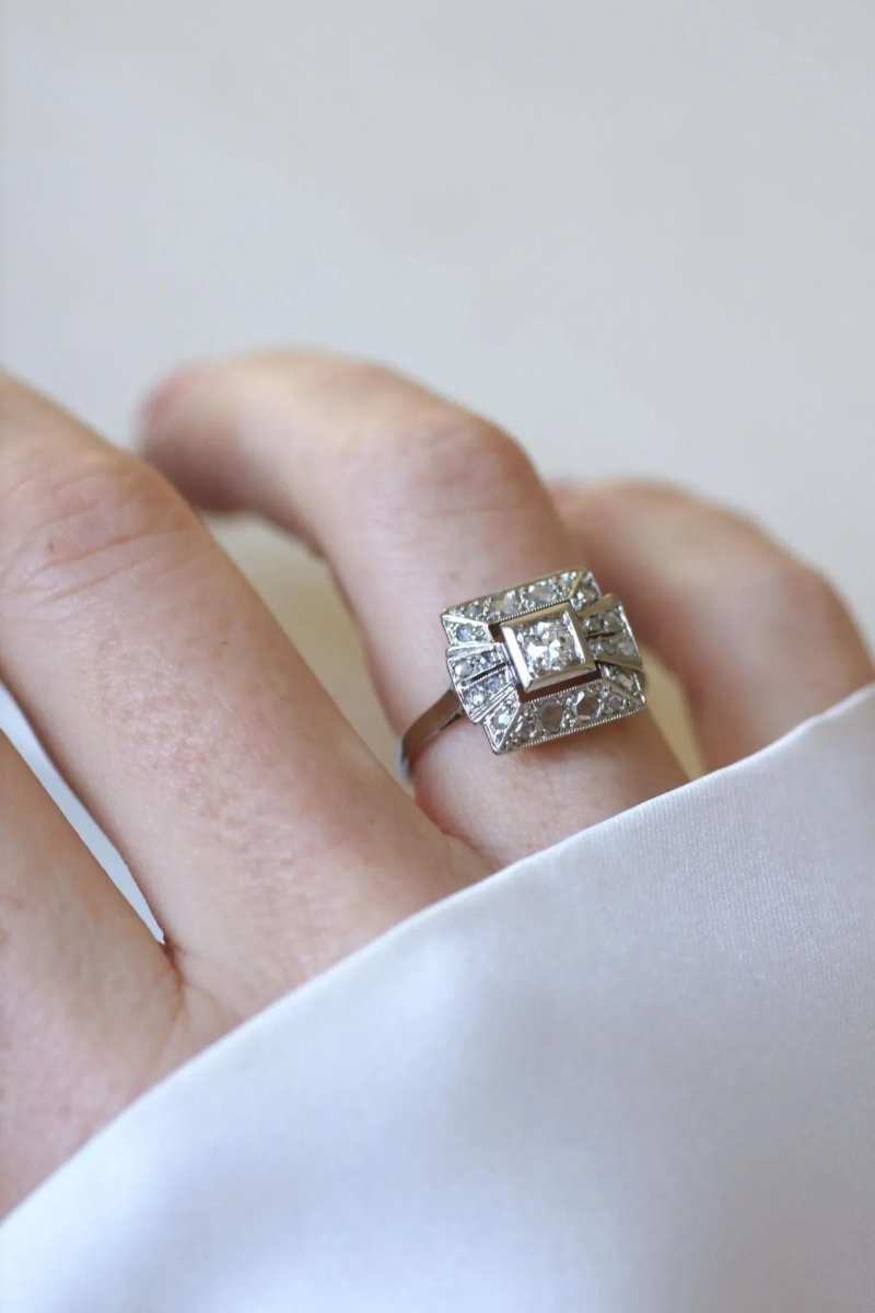 Bague Art Deco Carrée Diamants - Castafiore