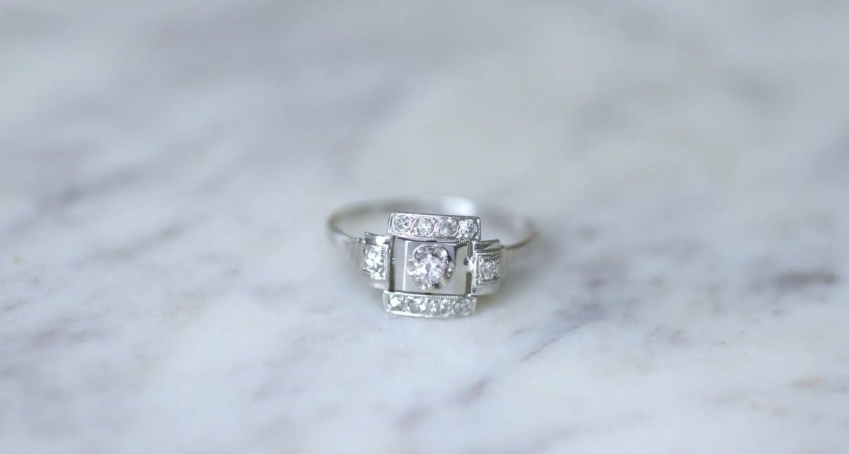 Bague Art Deco carrée diamants - Castafiore