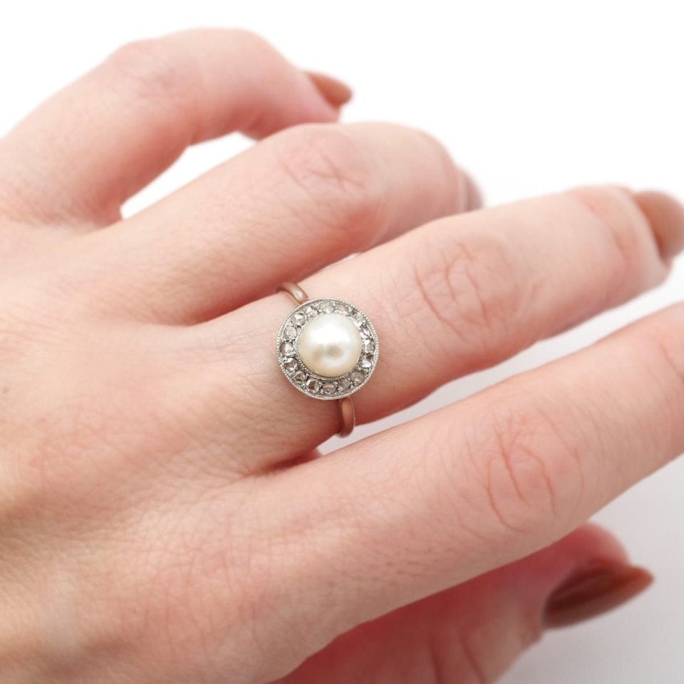 Bague ART DECO Cible en or blanc et diamants - Castafiore