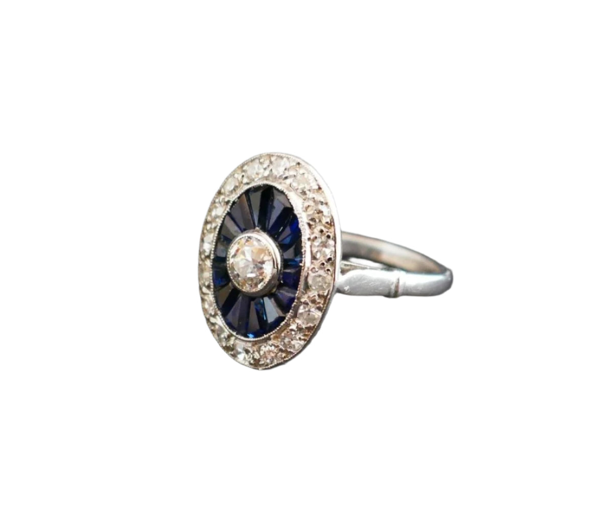 Bague Art Déco Diamants Et Saphirs Calibrés, Platine. - Castafiore