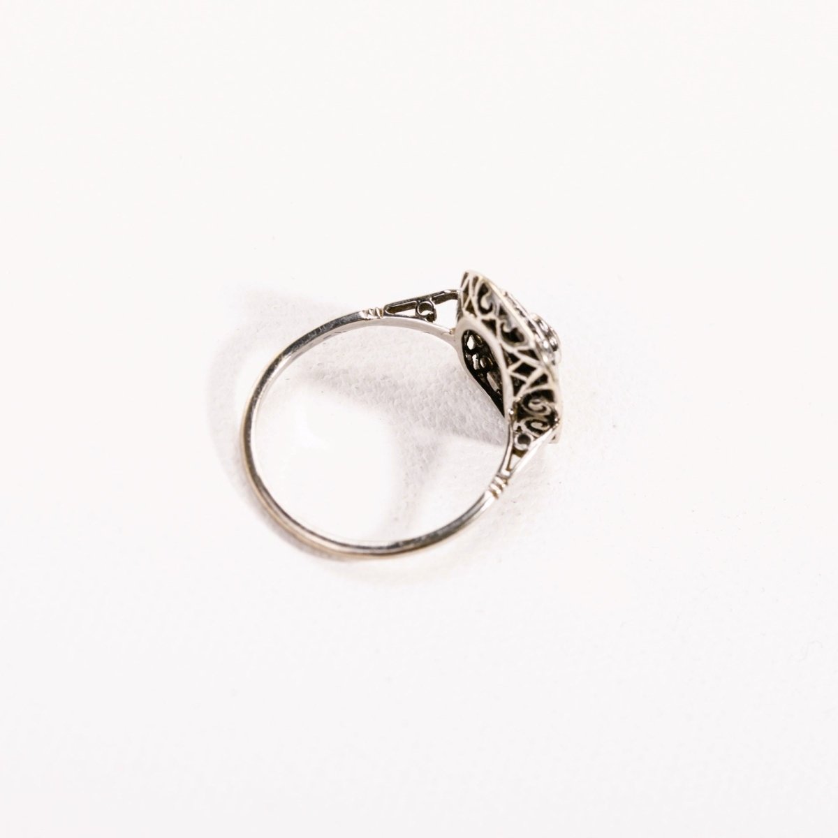 Bague Art Déco diamants et saphirs en or - Castafiore