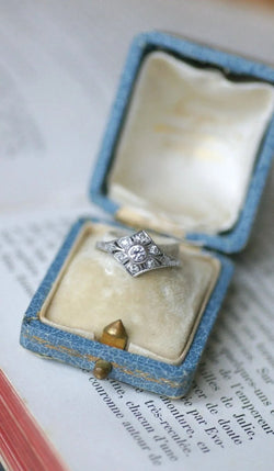 Bague Art Déco Diamants sur Platine - Castafiore