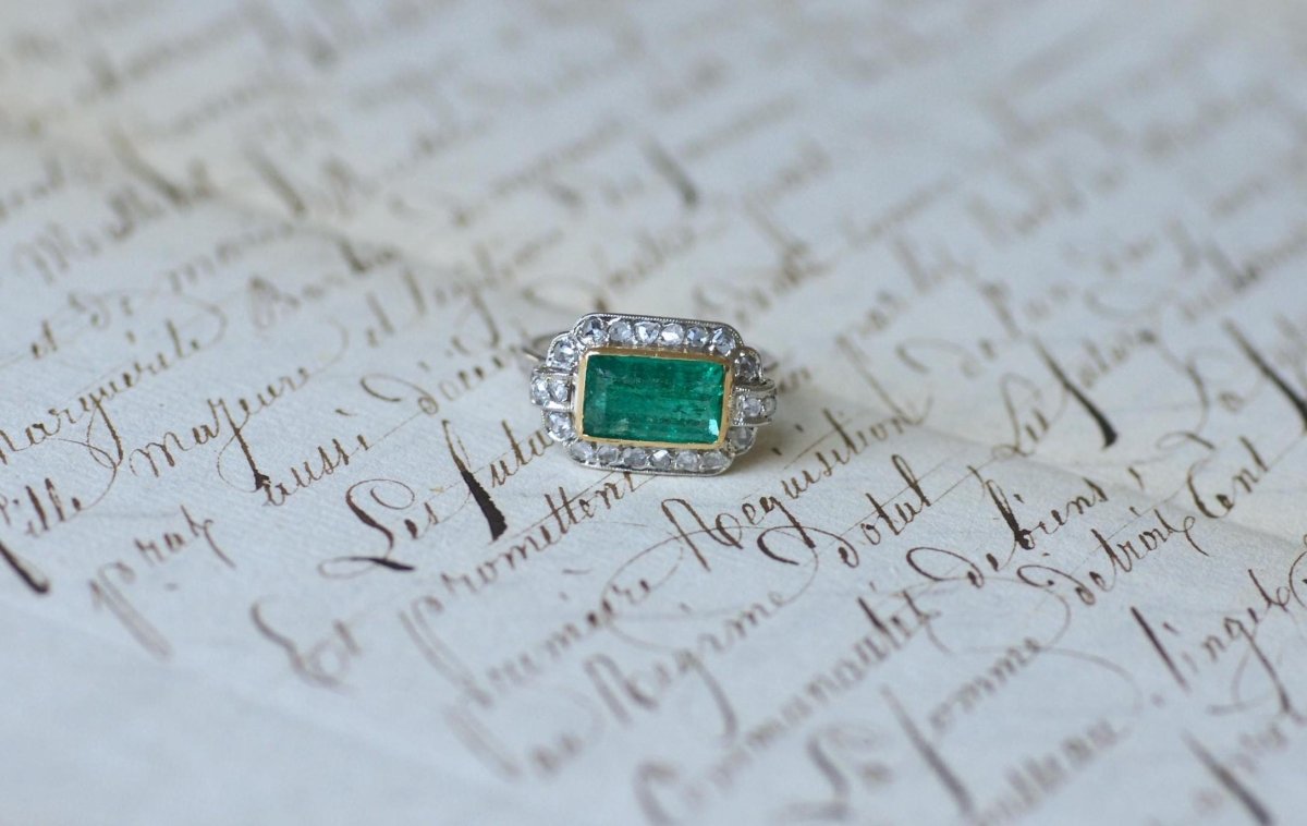 Bague Art déco Emeraude Colombienne 1.70 Cts et diamants - Castafiore