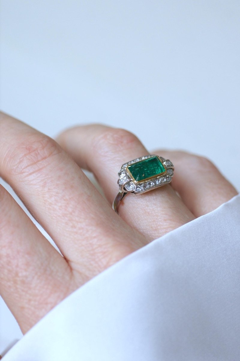 Bague Art déco Emeraude Colombienne 1.70 Cts et diamants - Castafiore