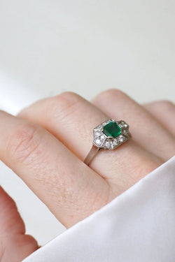 Bague Art Deco Emeraude et Diamants sur Platine - Castafiore